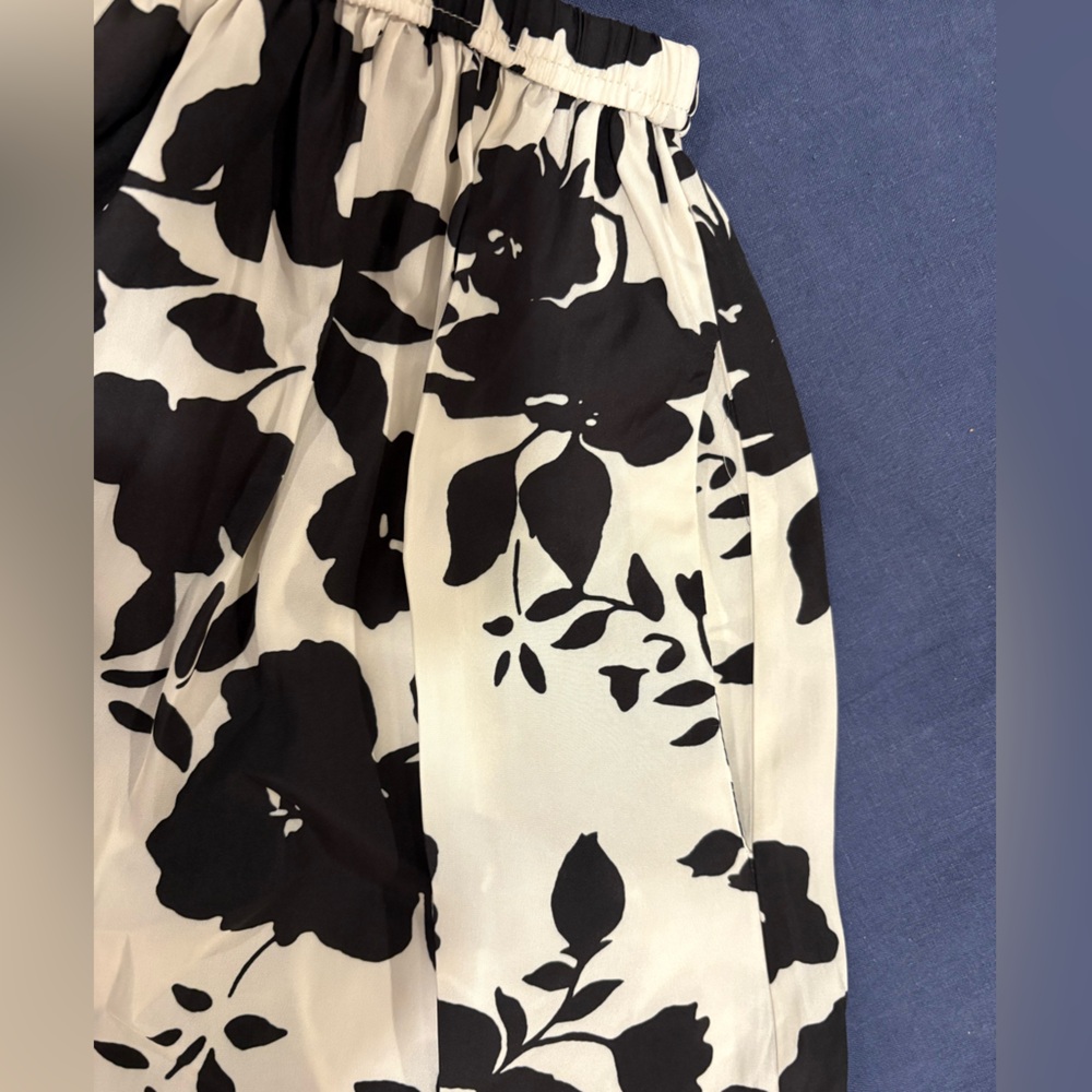 Tahari Floral Long Skirt with Pockets - Picture 6 of 7